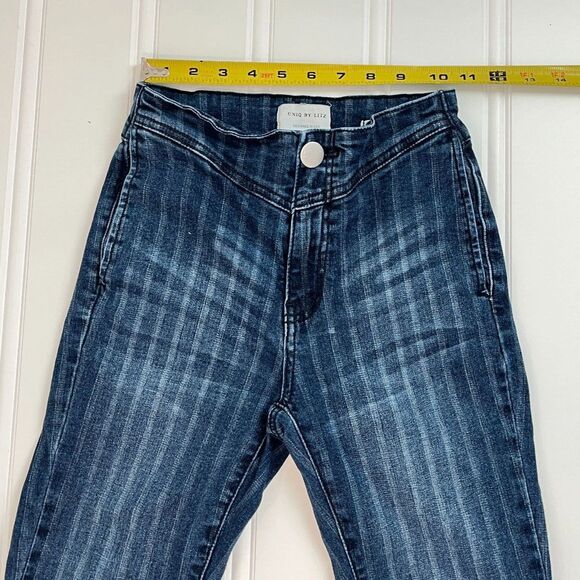 Uniq by Litz Mid Rise Flare Pin Stripe Jeans Size 25 - Picture 10 of 10